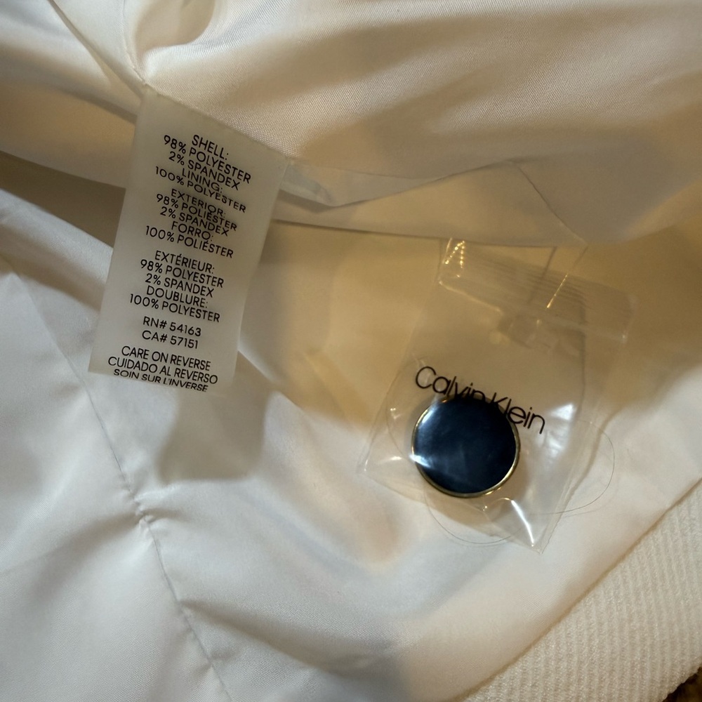 Calvin Klein women’s white 2 button long sleeve blazer black trim sz 4. No flaws - Picture 6 of 7